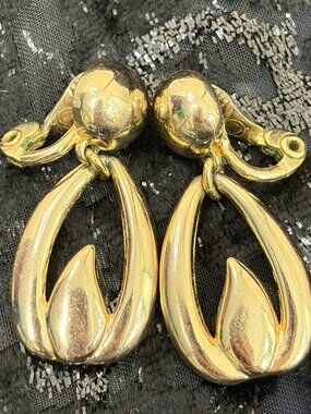 Vintage MONET Gold-Tone Door Knocker Dangle Clip-On Earrings Office Work Casual